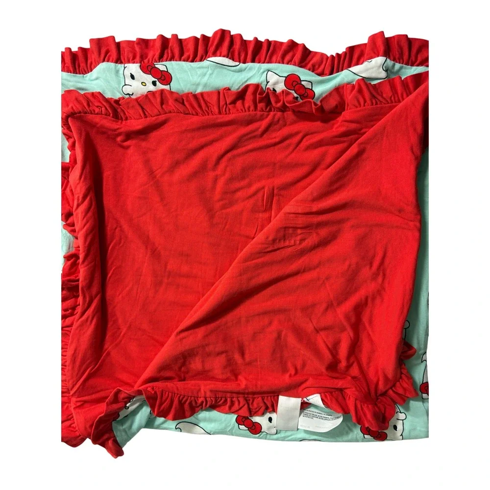 Posh Peanut x Hello Kitty Sanrio Luxette Patoo Ghost Kitty Bamboo Ruffle Blanket
